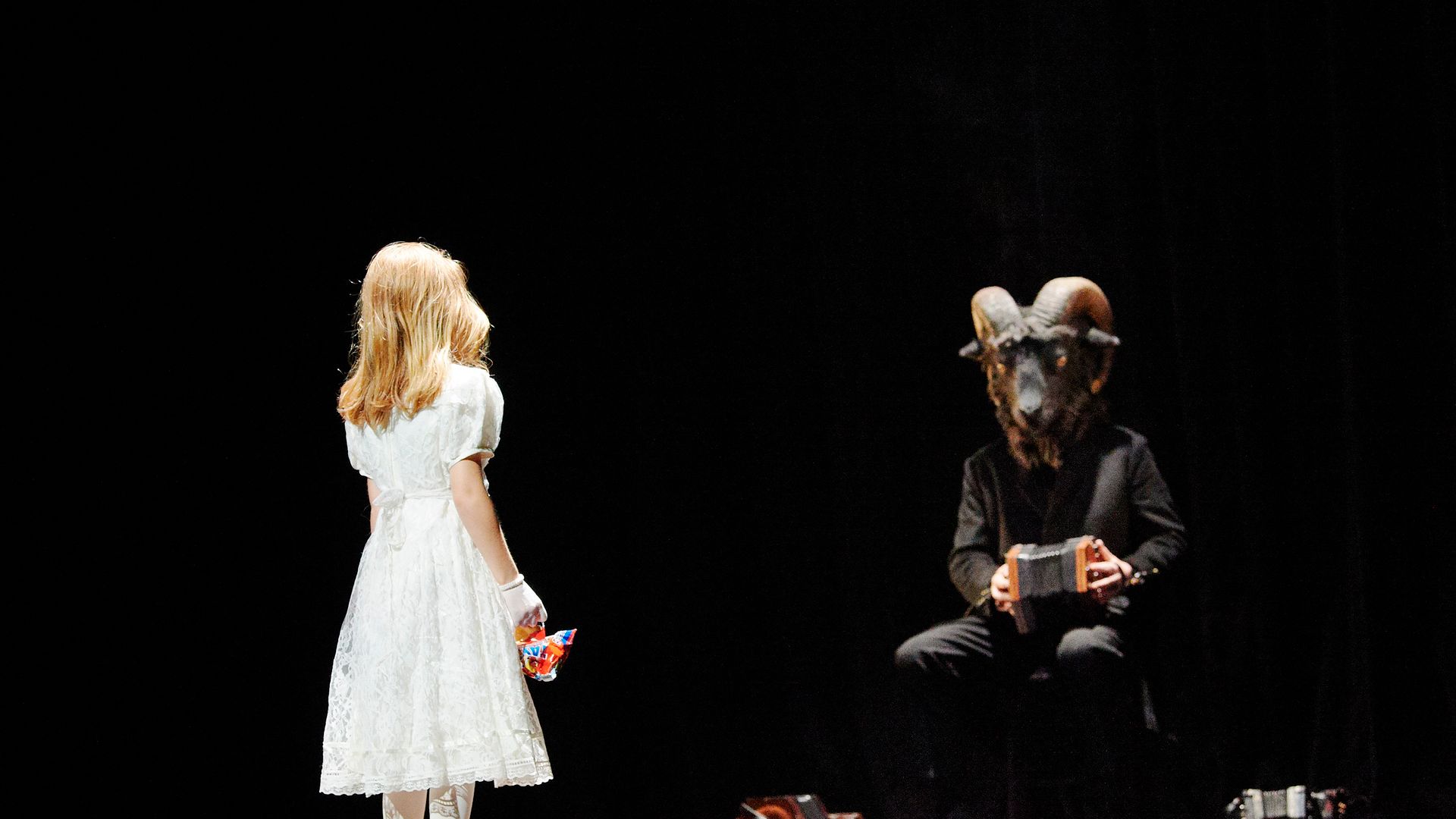 FROM WEST KERRY TO SALFORD: LOWRY TO PRESENT THE UK PREMIERE OF CHOREOGRAPHER MICHAEL KEEGAN-DOLAN’S OLIVIER-NOMINATED MÁM AS DANCE CONSORTIUM BRINGS TEAĊ DAṀSA TO THE UK FOR NINE-VENUE TOUR