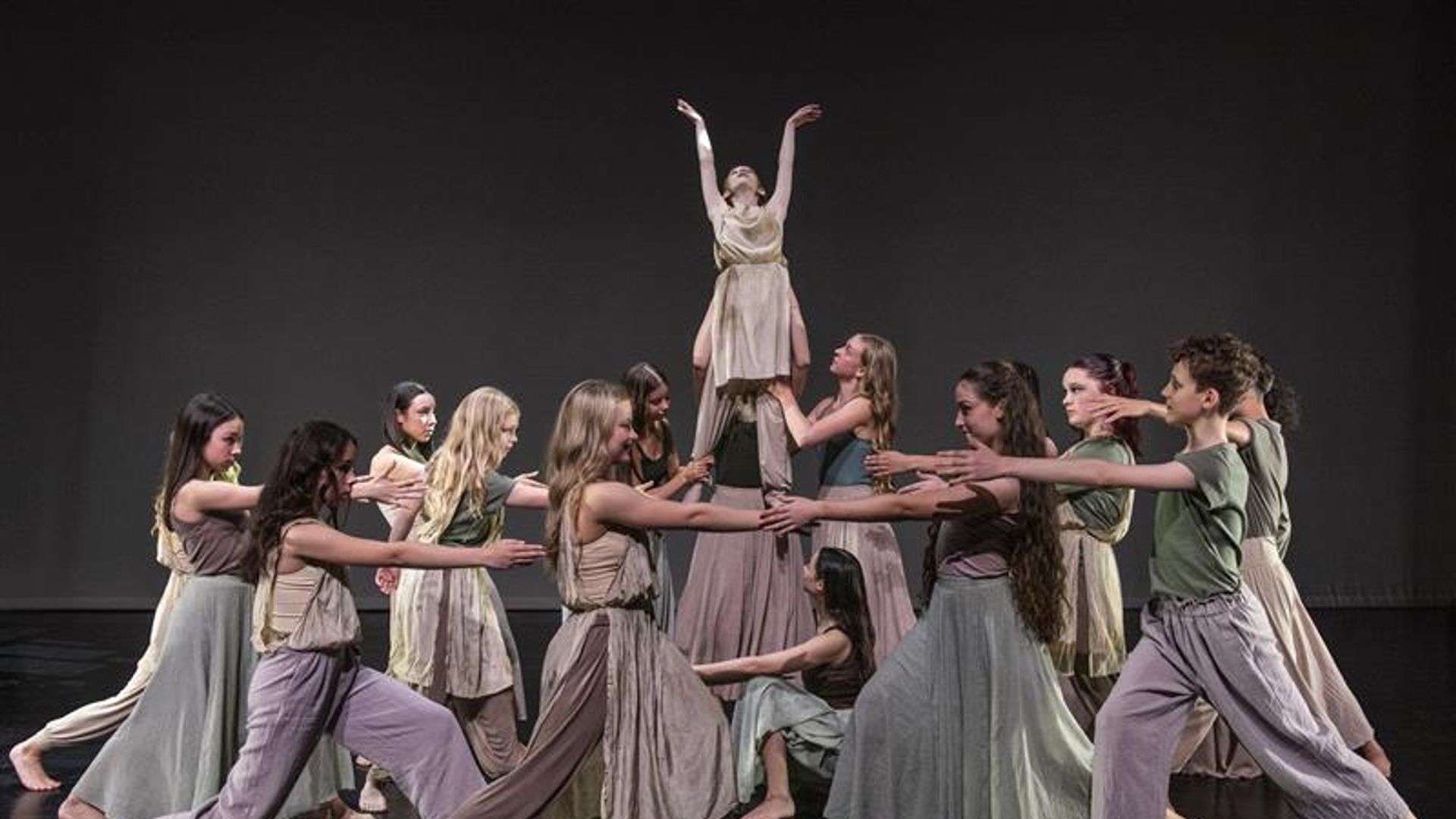 LOWRY IS INVITING YOUNG PEOPLE WITH A PASSION FOR DANCE IN THE NORTH WEST TO ATTEND UPCOMING OPEN DAY AND AUDITIONS 