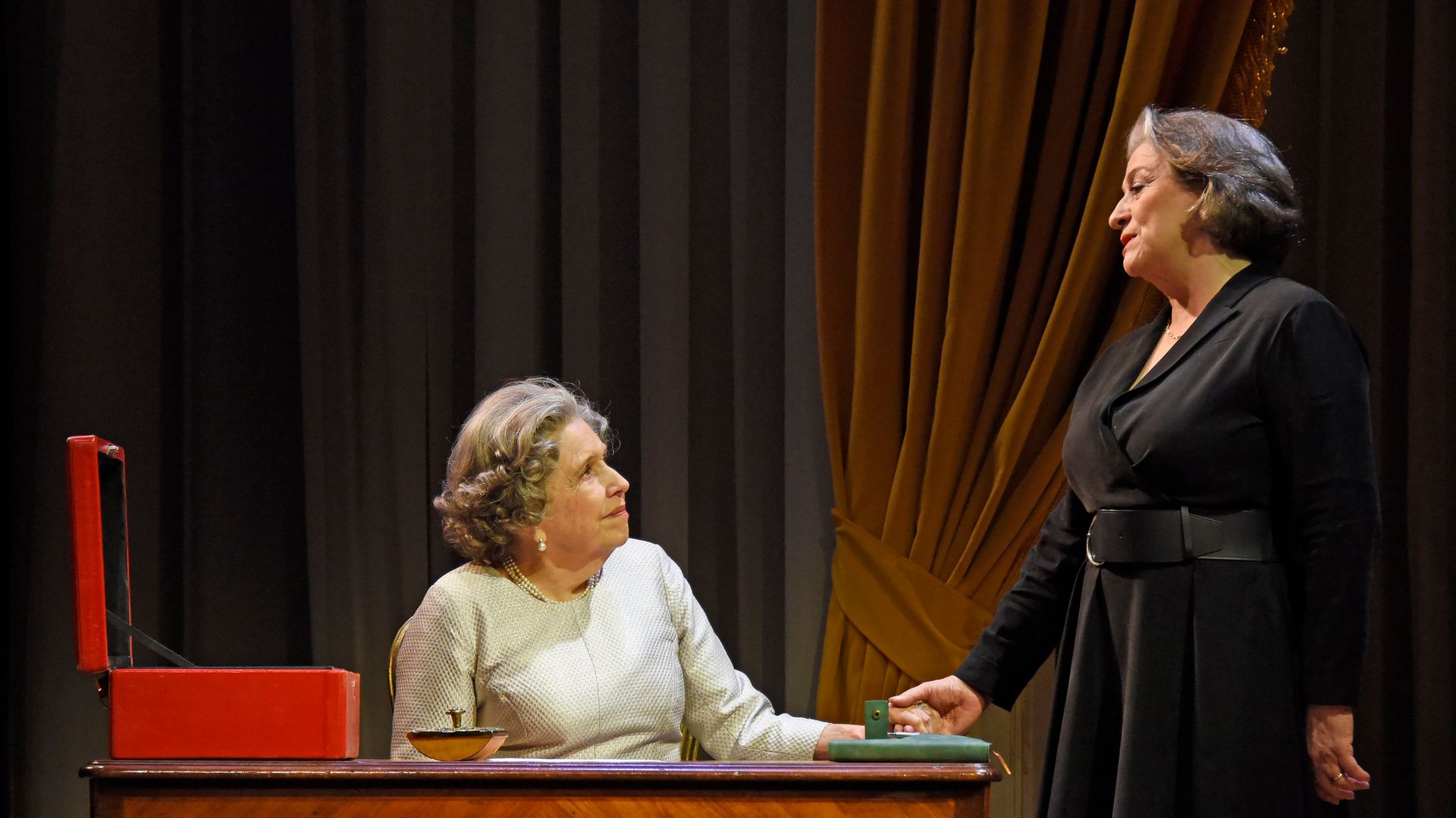 WORLD PREMIERE UK TOUR OF DAISY GOODWIN’S BY ROYAL APPOINTMENT COMES TO LOWRY, SALFORD 